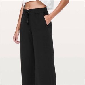 Lululemon on the fly wide leg pants